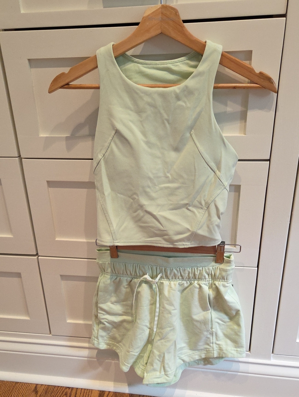 Lululemon Set In Kohlrabi Green Size 4